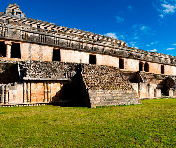 Kabah, Yucatán | Geometría, Misterio y lenguaje maya en piedra.
